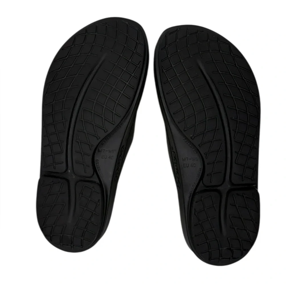 OOFOS OOahh Slides Womens US 9 Mens US 7 Recovery Footwear Sandals Black